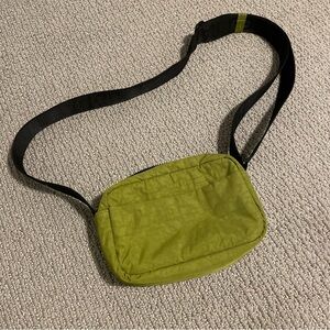 Baggu camera crossbody